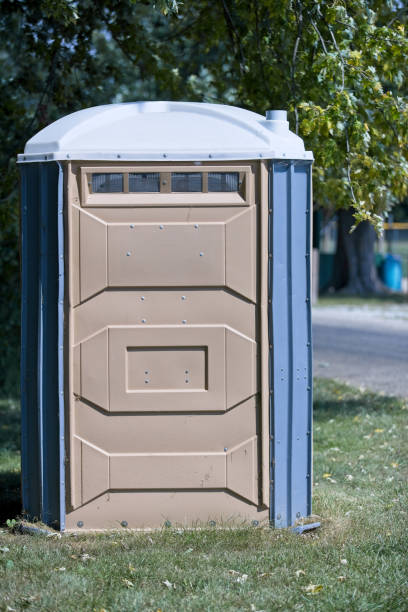 Affordable portable toilet rental in Oquawka, IL